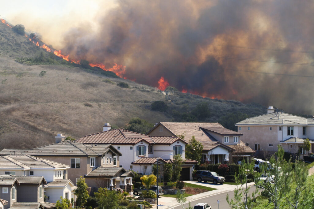 Wildfire close to homes in southern California wilddfire